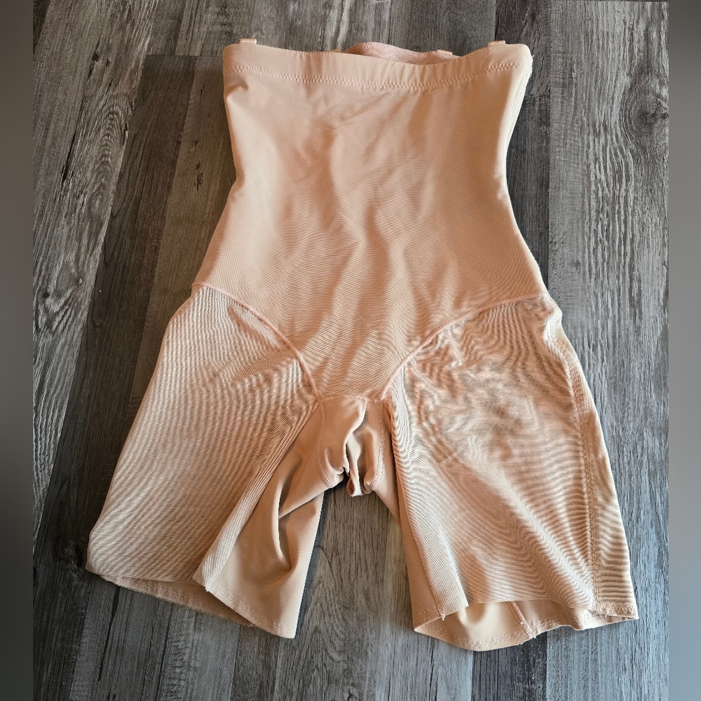 Honeylove High-Waist Shapewear Shorts in Nude